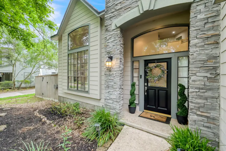 94 N Cochrans Green Circle, The Woodlands, TX 77381 - #2