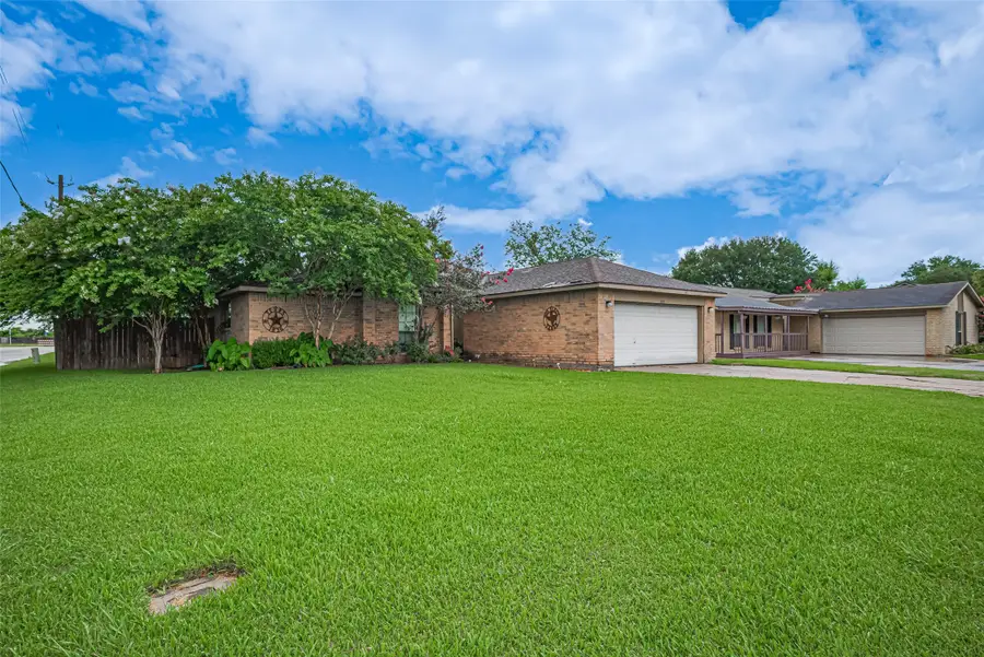 1805 Willow Bend Road, Wharton, TX 77488 - Image #2