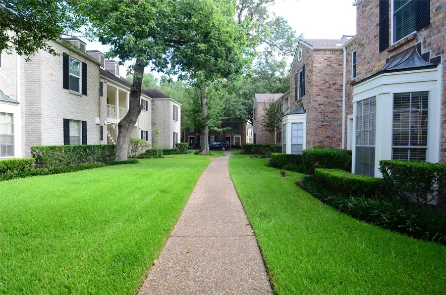 12978 Trail Hollow Drive #2978, Houston, TX 77079 - Image #3