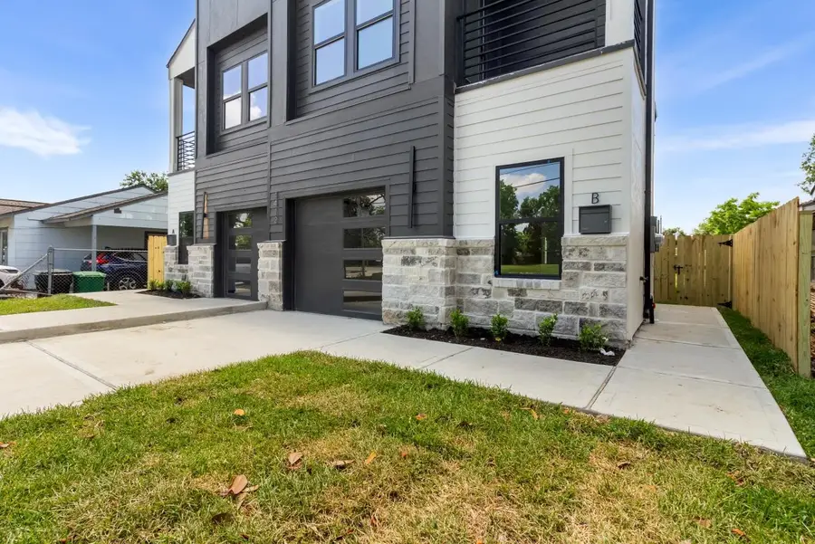5302 San Juan Street #A/B, Houston, TX 77020 - #2
