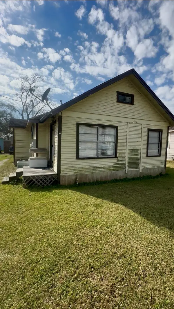 4218 Brown Street, Bacliff, TX 77518