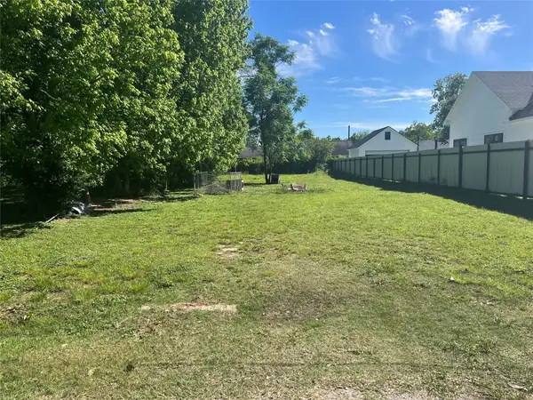1027 Adolph Drive, Houston, TX 77091