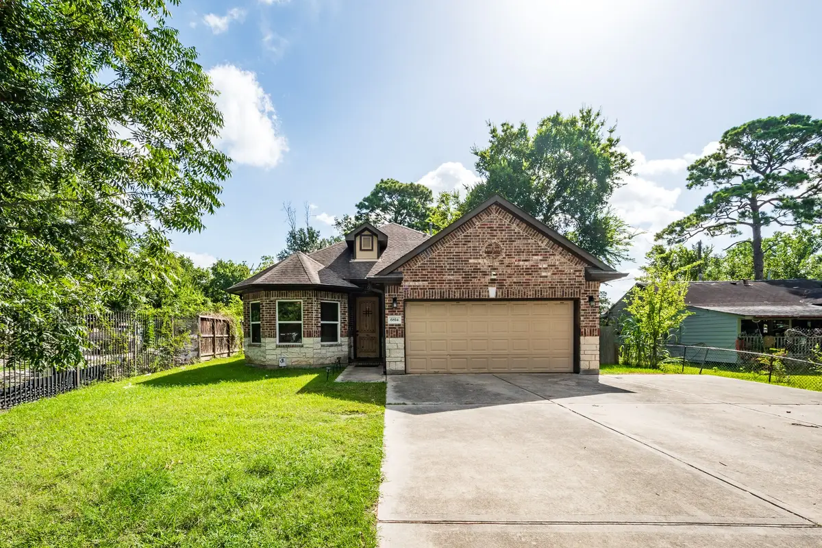 6814 Carver Rd Road, Houston, TX 77091 - #1