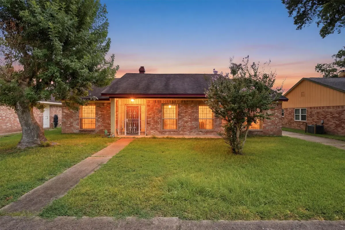 12126 Pine Knoll Drive, Houston, TX 77099 - #1