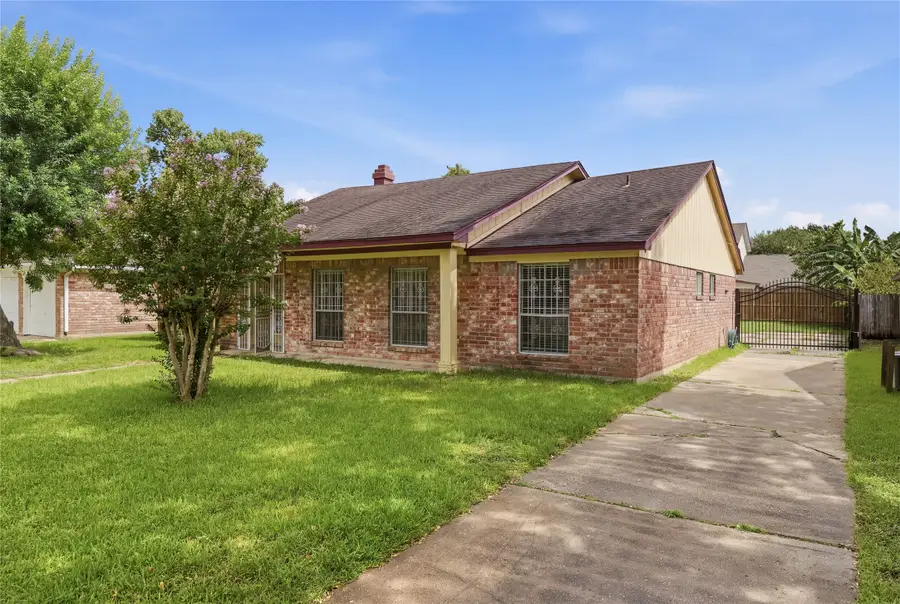 12126 Pine Knoll Drive, Houston, TX 77099 - #2