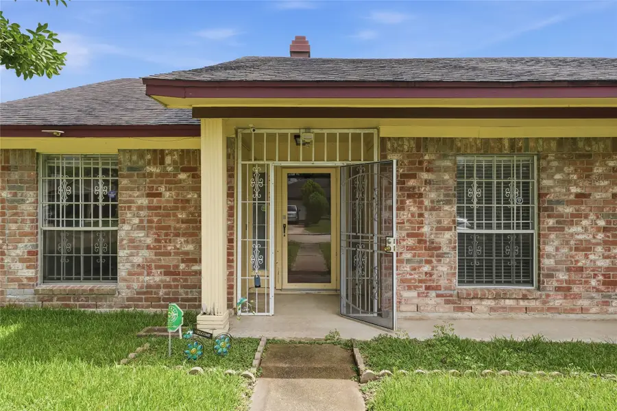 12126 Pine Knoll Drive, Houston, TX 77099 - #3