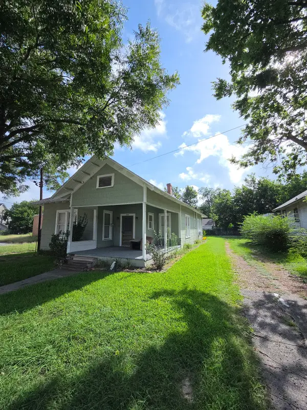 421 S La Salle, Navasota, TX 77868