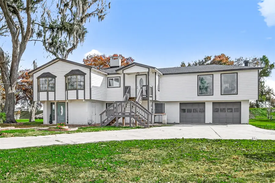 29927 County Road 25, Damon, TX 77430 - Image #3