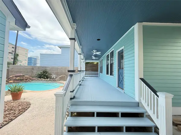 2207 Avenue P, Galveston, TX 77550