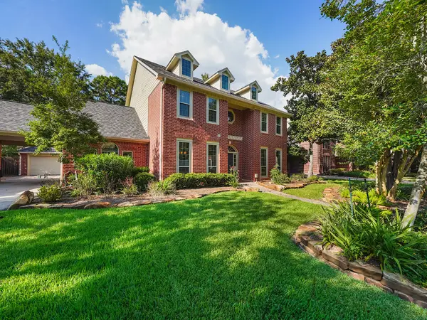 5 Hidden Pond Place, The Woodlands, TX 77381