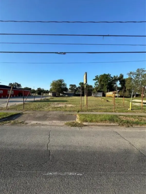 8021 Harrisburg Boulevard, Houston, TX 77012