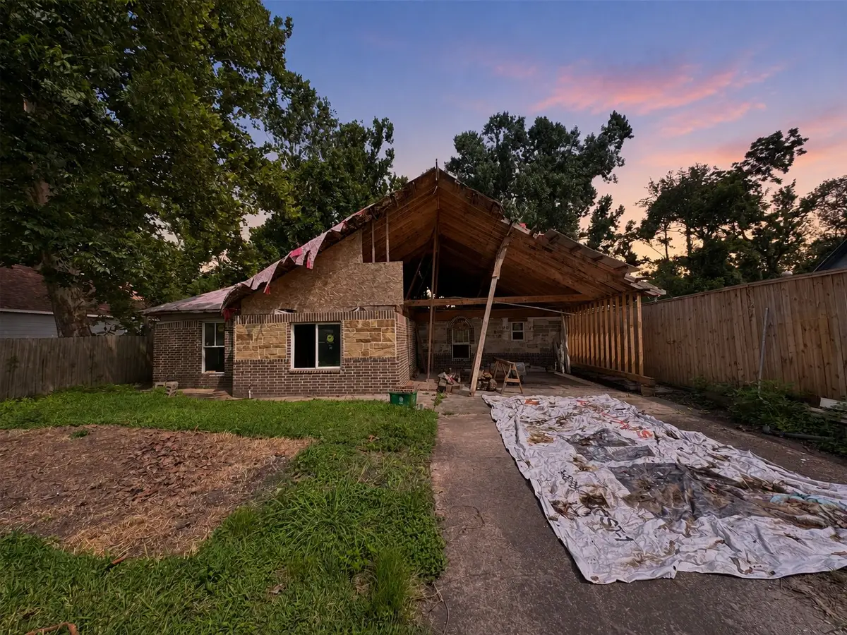 9318 Sherbourne Street, Houston, TX 77016 - #1