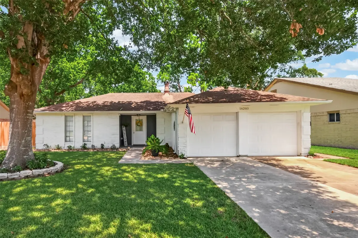 16203 Forest Bend Avenue, Friendswood, TX 77546 - #1