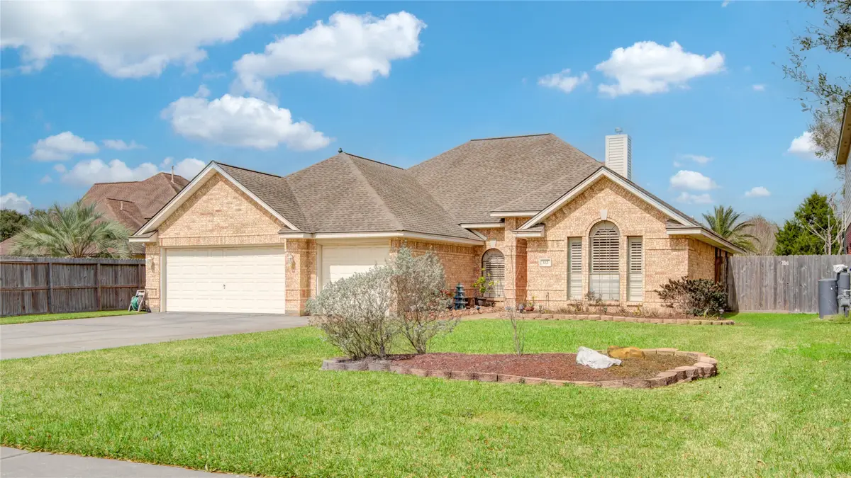 112 Indian Warrior Trail, Lake Jackson, TX 77566 - #1