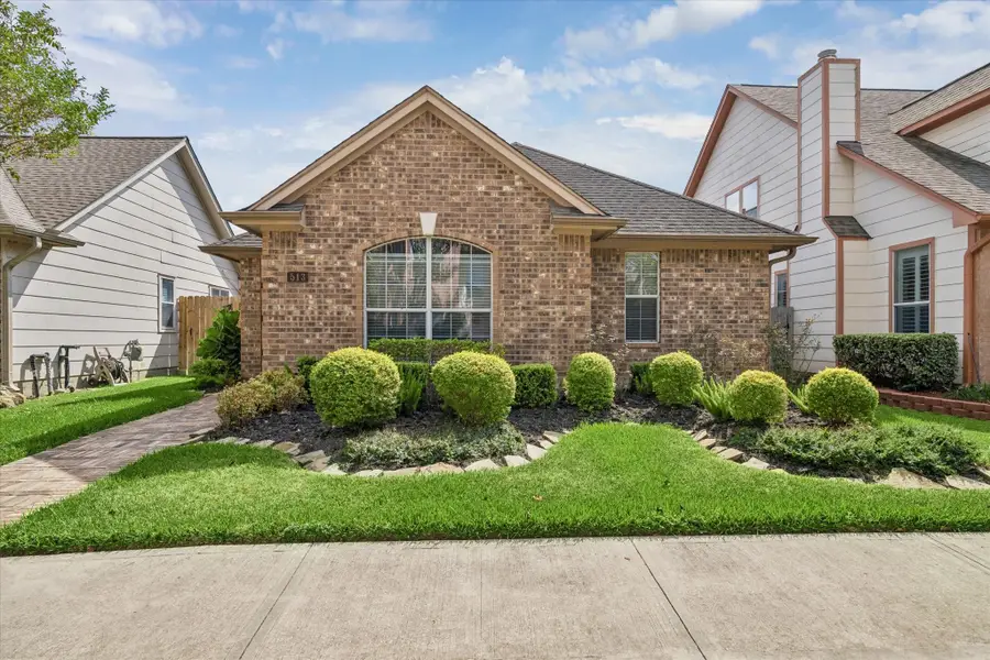 513 Brad Court, Webster, TX 77598 - Image #2