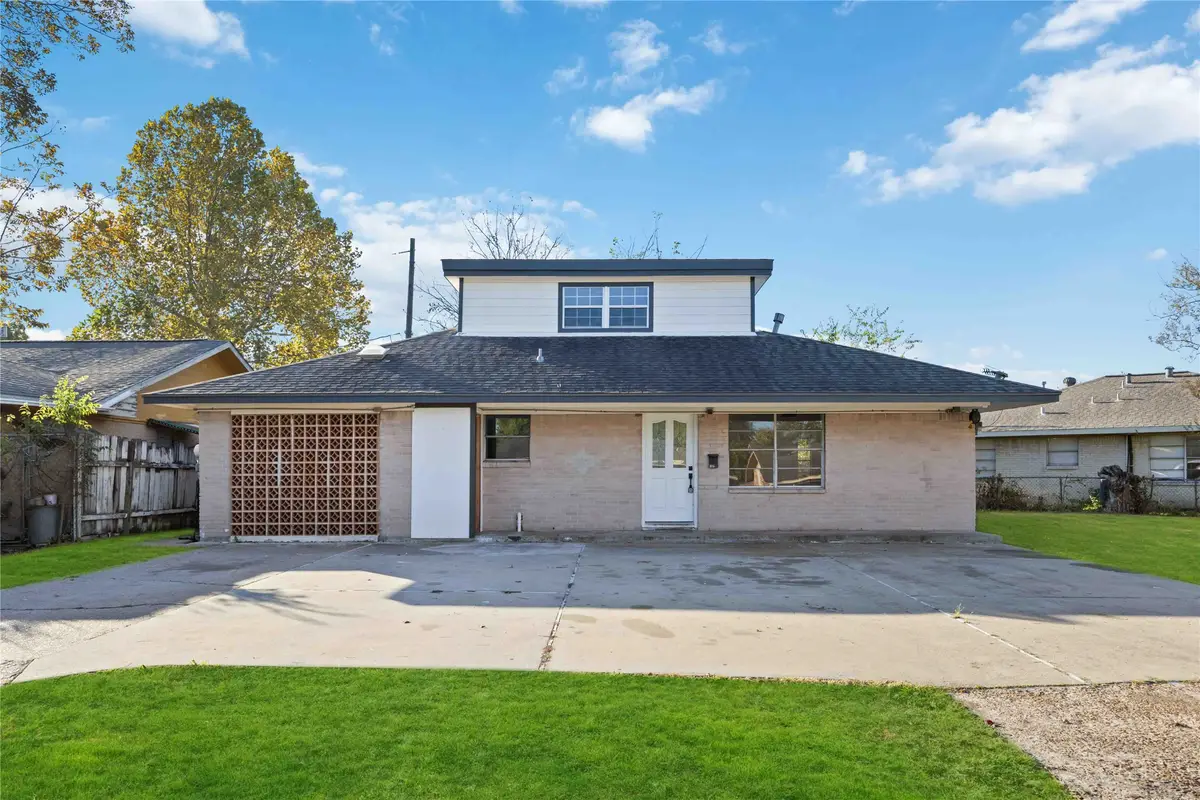 3304 Bluefield Drive, Pasadena, TX 77503 - Image #1