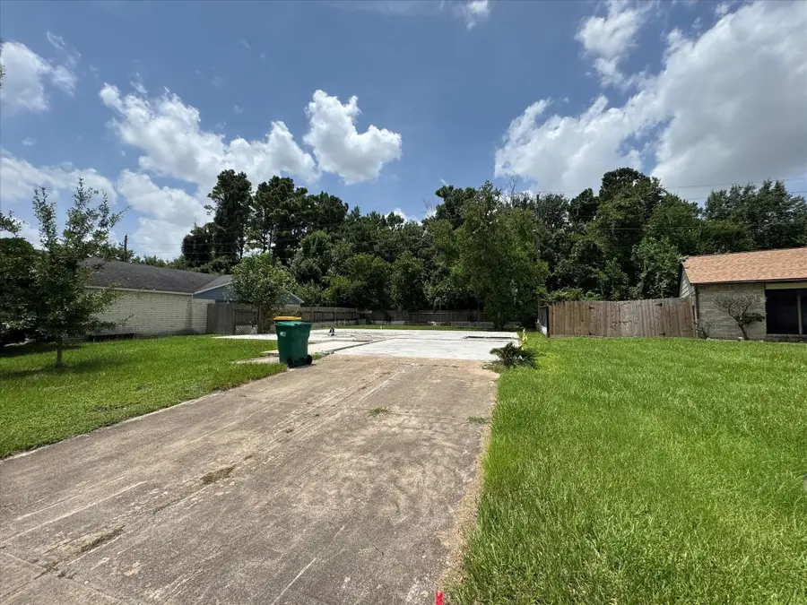 8715 Victoria Forest Drive, Houston, TX 77088 - #3