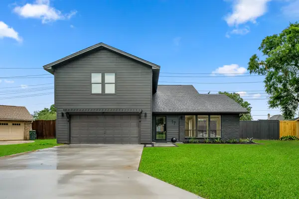 17 Dowlen Place, Beaumont, TX 77706