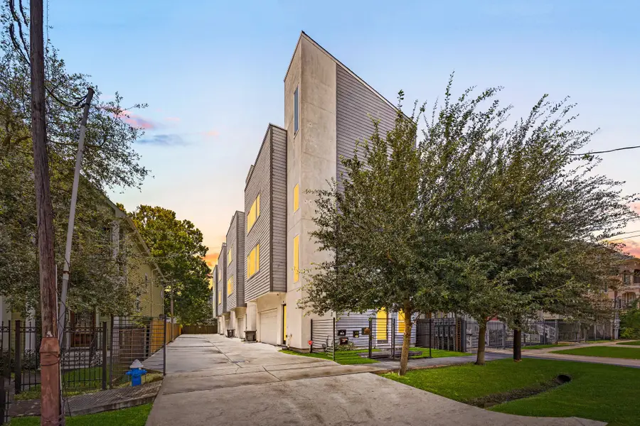 904 W 25th Street #D, Houston, TX 77008 - Image #2
