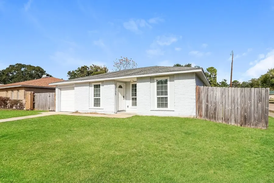 16739 Forest Bend Avenue, Friendswood, TX 77546 - #2