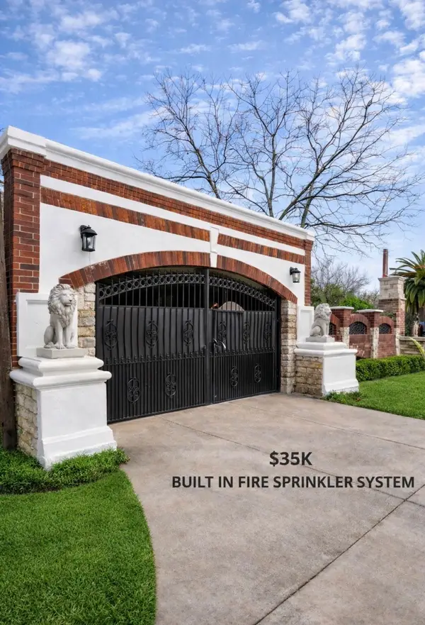 1207 Firnat Street, Houston, TX 77022