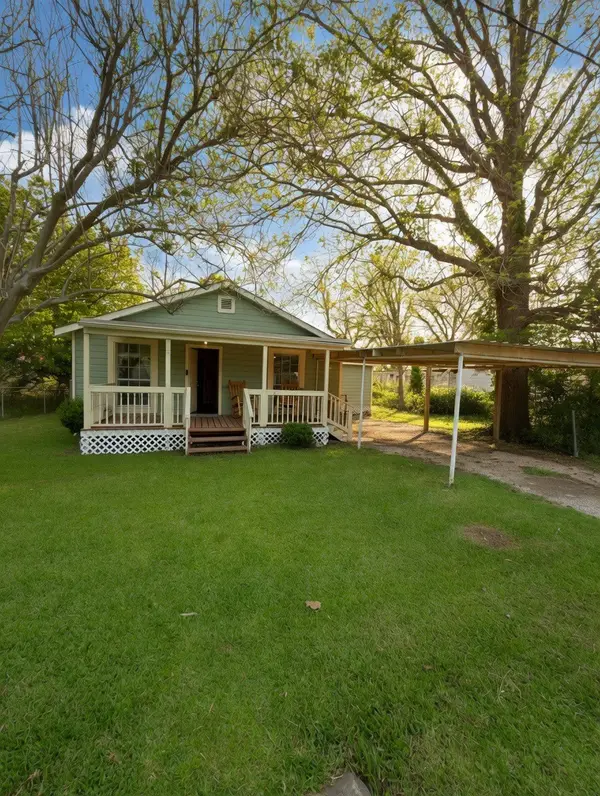 911 Kemp Street, Boling, TX 77420