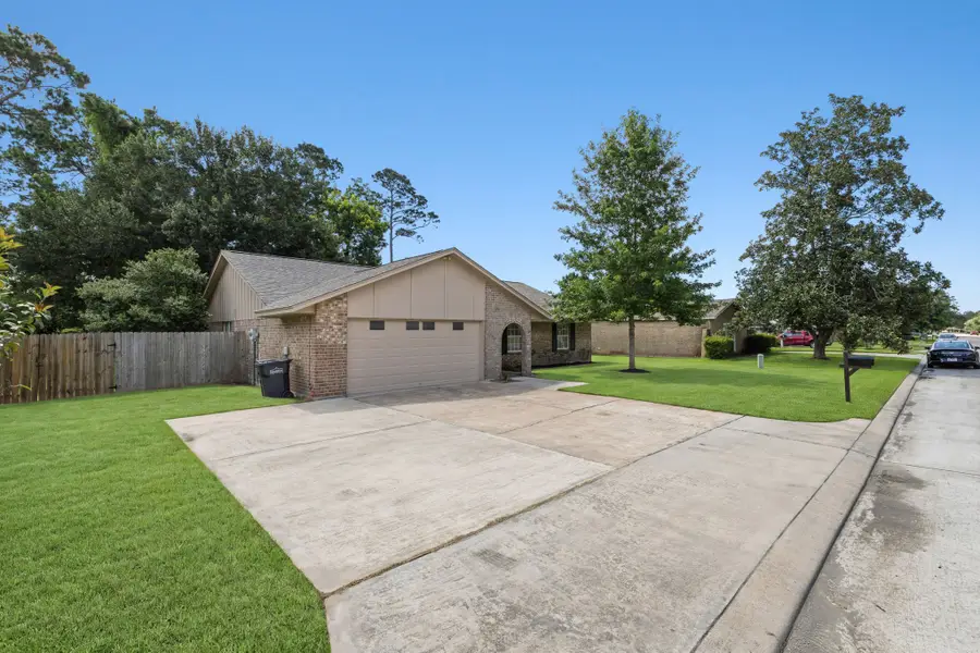 12422 Old River Drive, Baytown, TX 77523 - #3