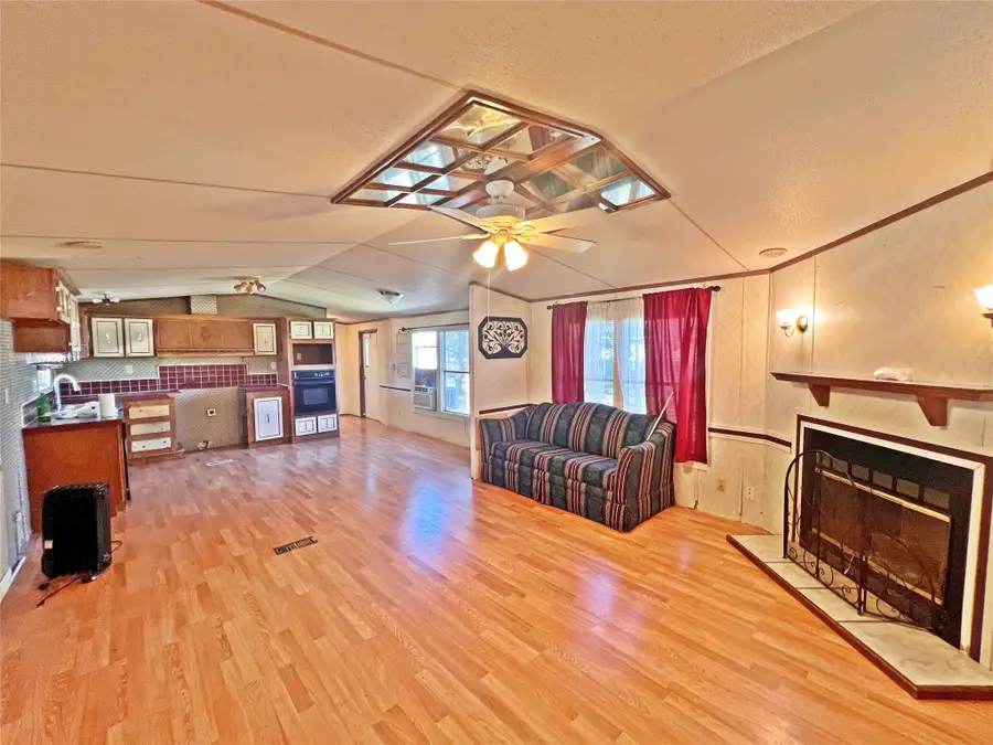 8835 Escondido Street, Alvin, TX 77511 - Image #3