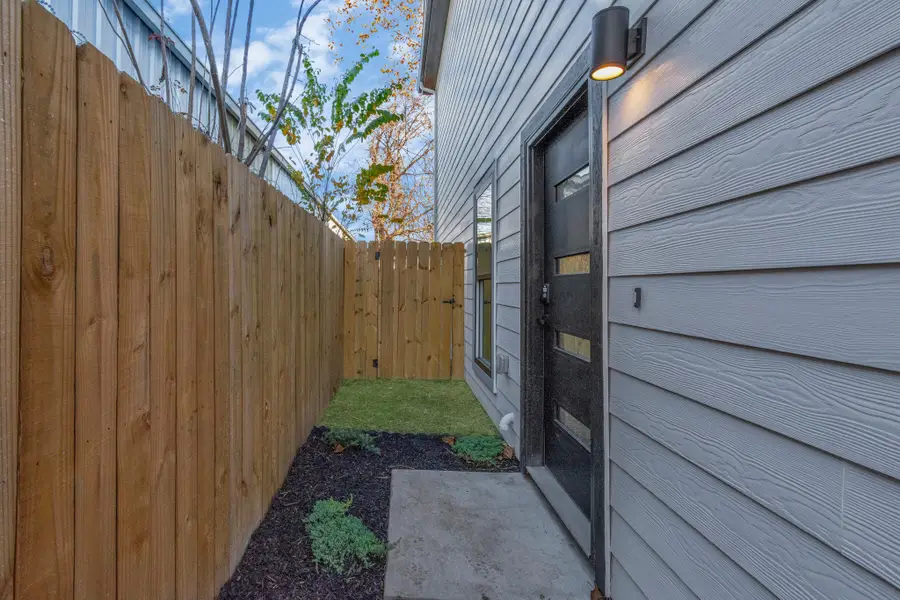 2213 Lee Street, Houston, TX 77026 - Image #3