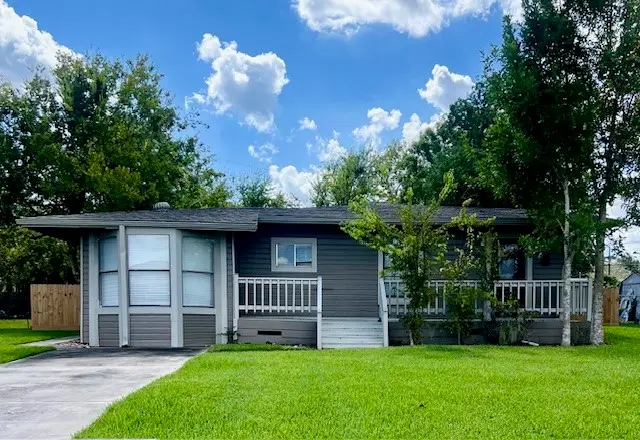 312 Center Way Street, Lake Jackson, TX 77566 - Image #1