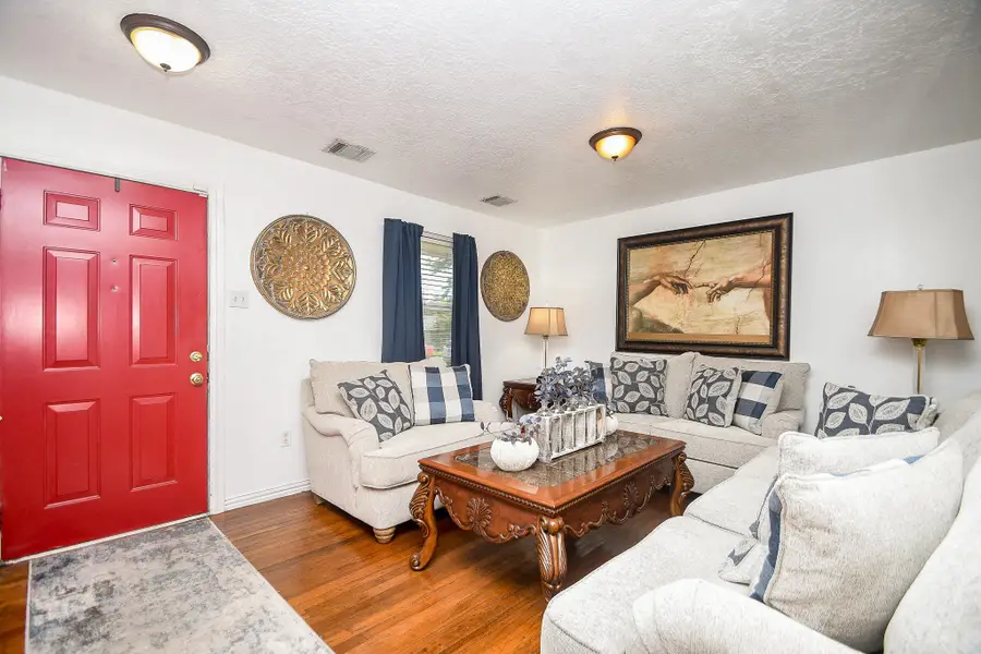 6721 Cathcart Drive, Houston, TX 77091 - Image #2