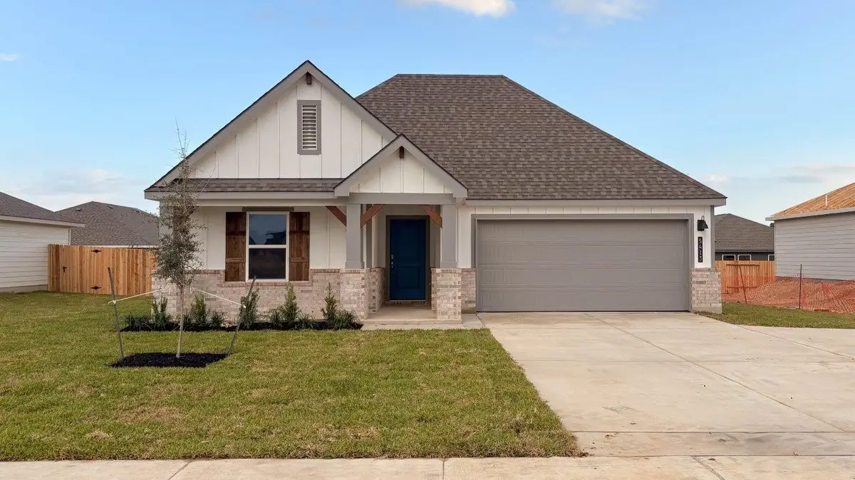 5413 Smith Lake Boulevard, Bryan, TX 77807 - Image #1
