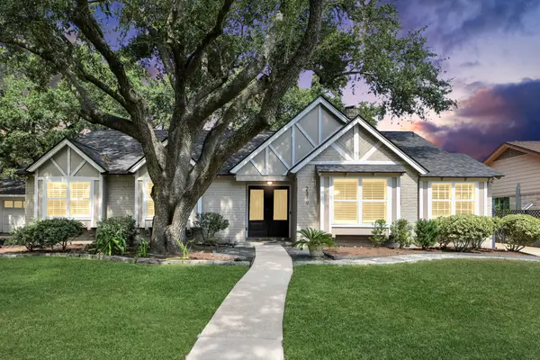 2319 Greyburn Lane, Houston, TX 77080
