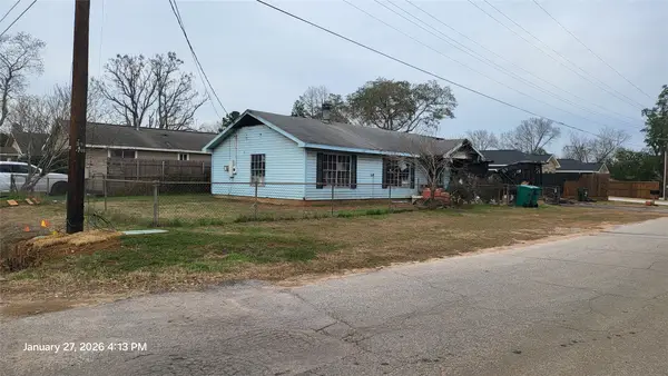 206 1st Street, Willis, TX 77378