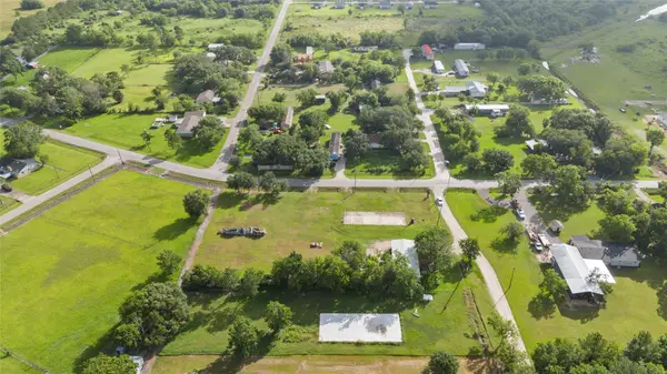 2257 County Road 529, Alvin, TX 77511