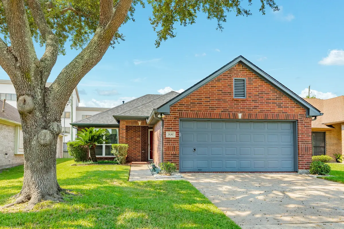 926 Peach Blossom Drive, Pearland, TX 77584 - Image #1