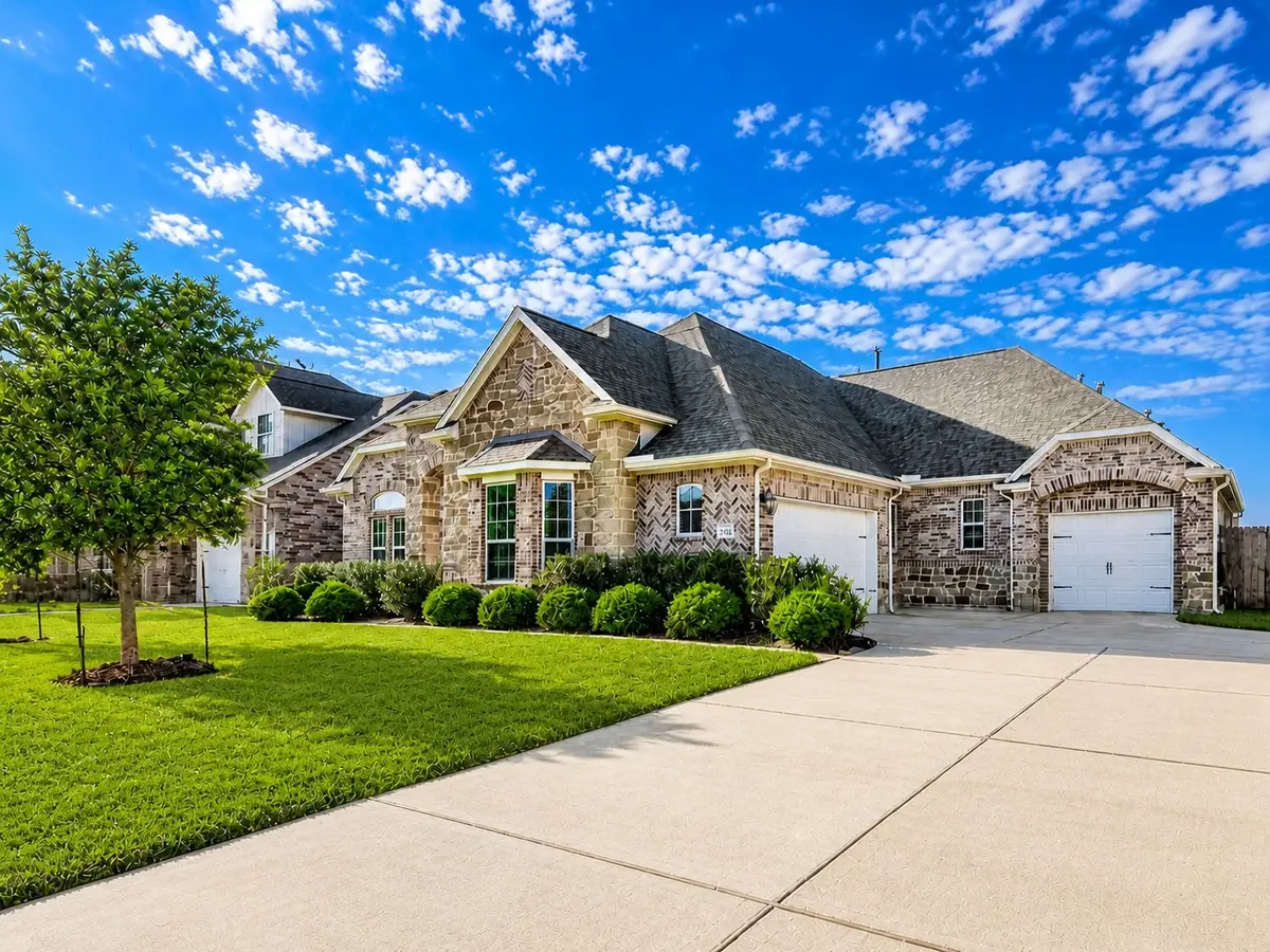 1345 Laurel Loop, Angleton, TX 77515 - #1