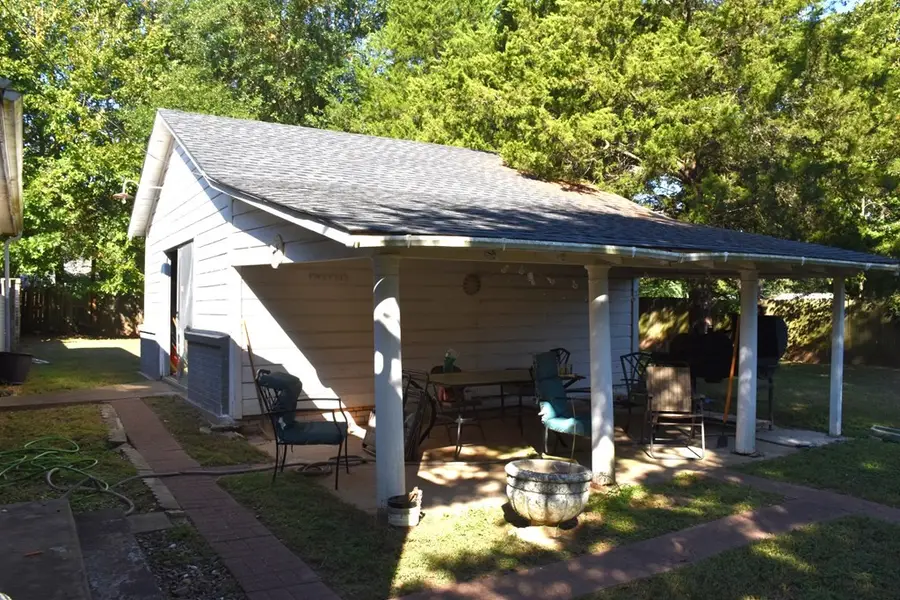 1107 E Lamar Street, Palestine, TX 75801 - Image #3