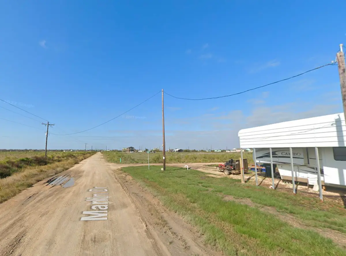 000 Titanic Street, Sargent, TX 77414 - Image #1