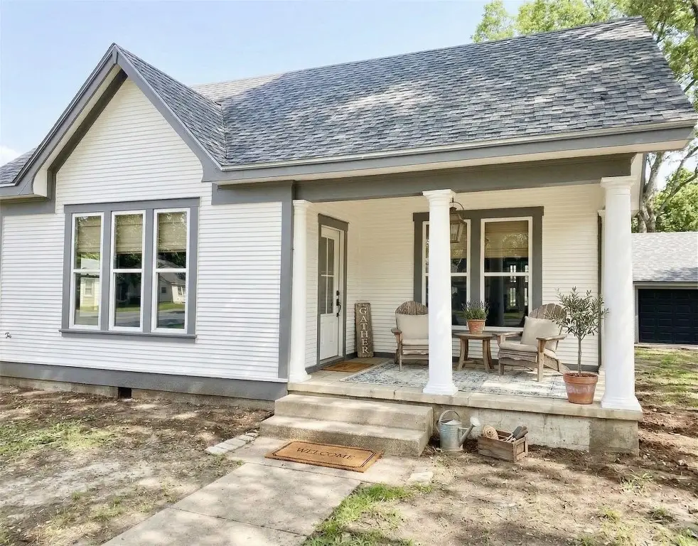 502 Upton Avenue, Schulenburg, TX 78956 - #1