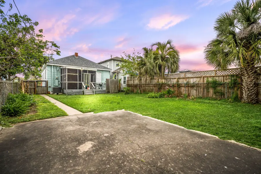 3529 Avenue S, Galveston, TX 77550 - #2