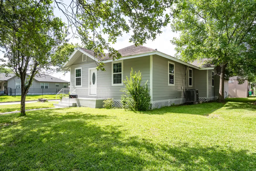 3201 Iowa Street, Baytown, TX 77520 - #2