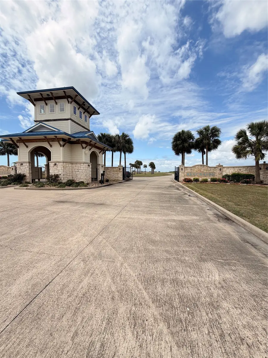 3344 Bay Point Drive, Palacios, TX 77465 - #3