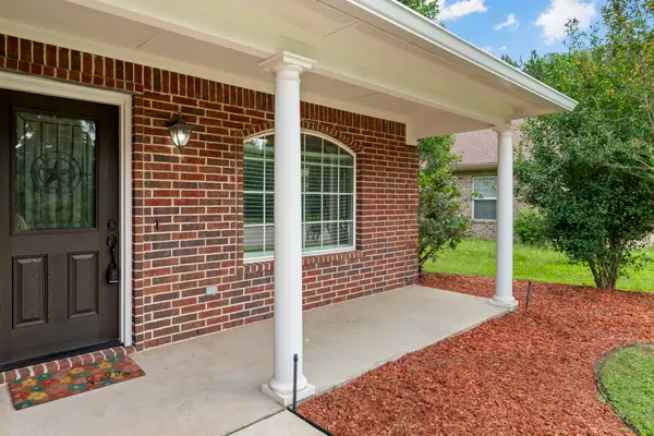 227 Green Leaf Street, Huntsville, TX 77340