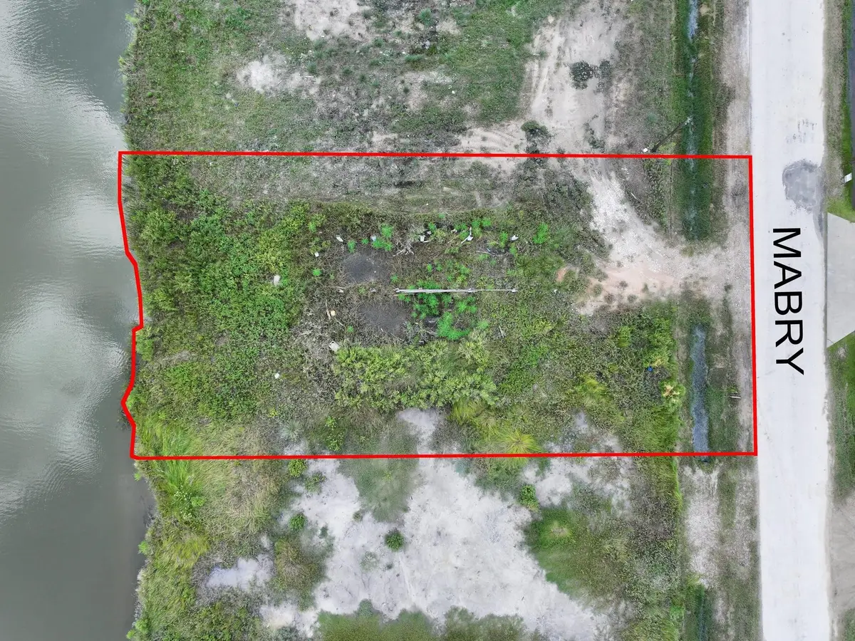 1392 Mabry Street, Gilchrist, TX 77617 - Image #1