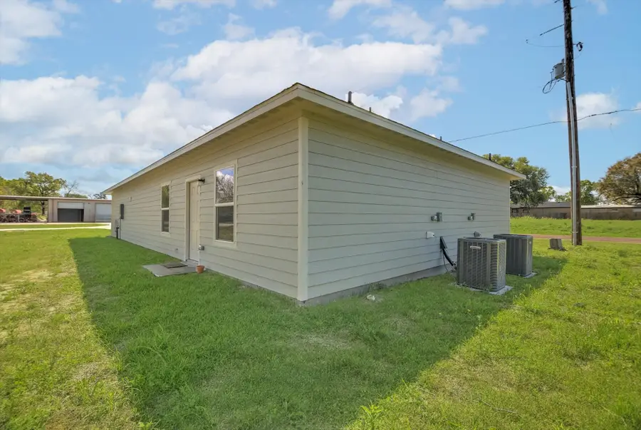 609 Canal Street, Anahuac, TX 77514 - #3