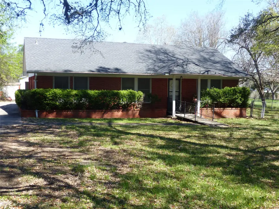 1102 W Main Street, Brenham, TX 77833 - #2