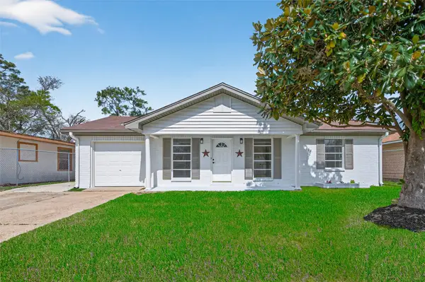 7227 Colton St, Houston, TX 77016