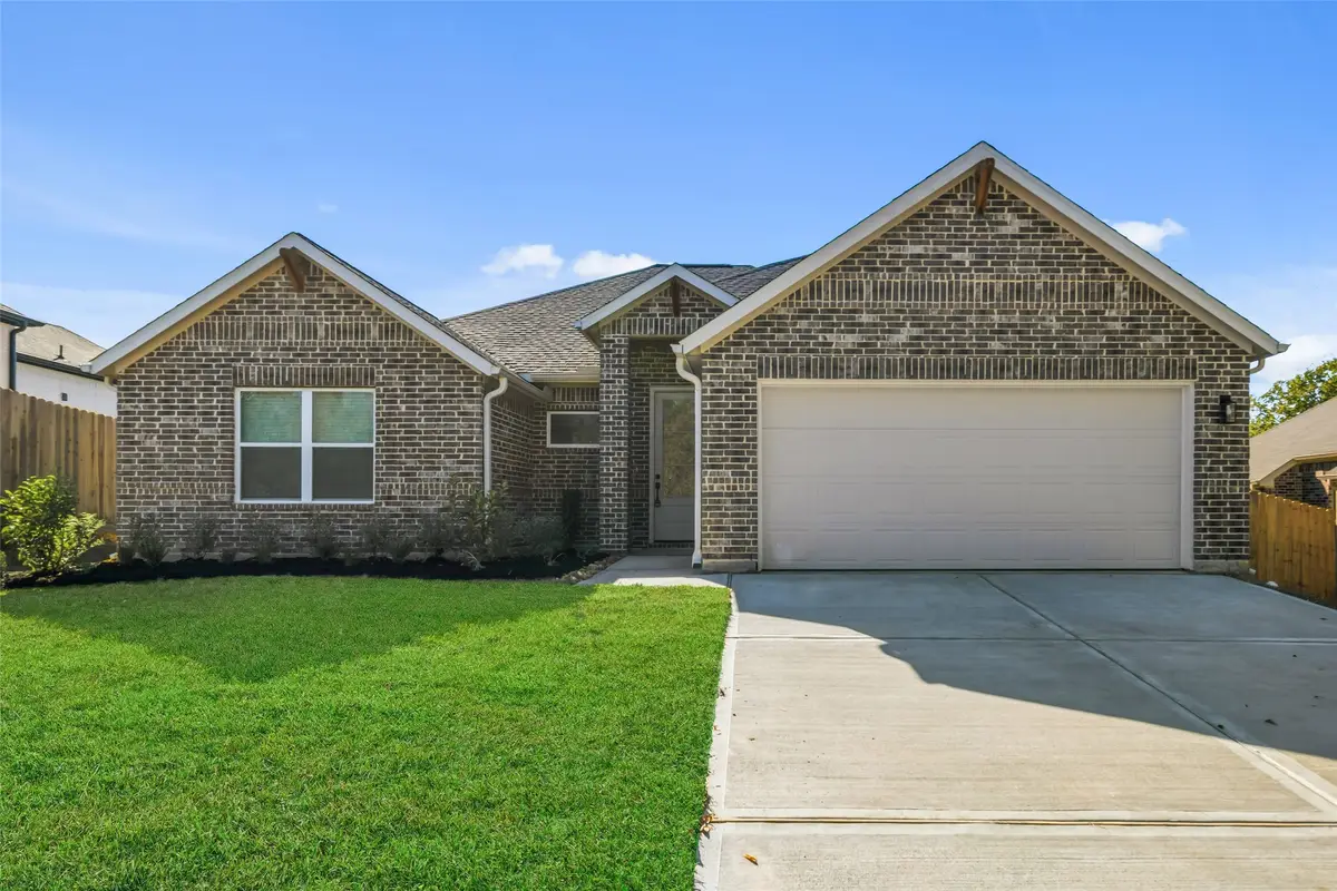 12531 Lake Conroe Hills Drive, Willis, TX 77318 - Image #1