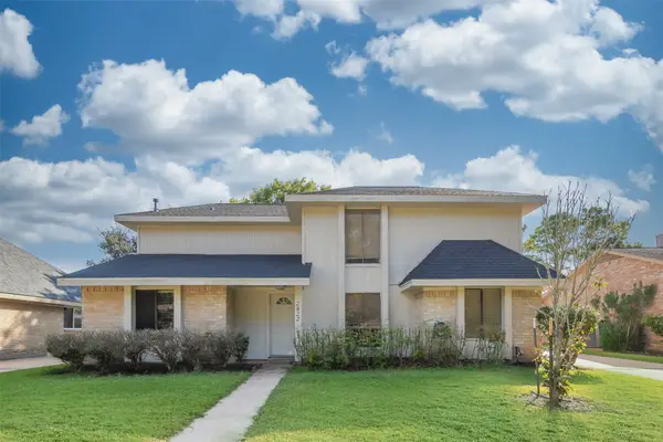 2822 Colonial Drive, Sugar Land, TX 77479